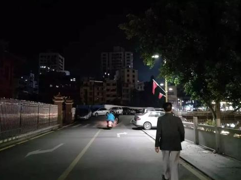 路灯陪伴沐鸣2的生活 路灯陪伴沐鸣2的生活